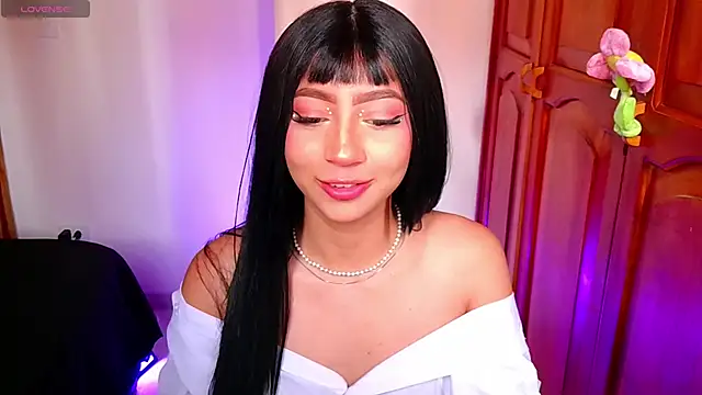 emma web  online show from 10/30/25, 03:09