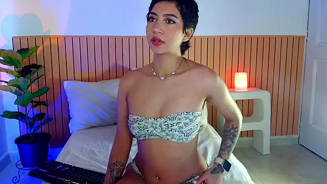 emma web  online show from 05/28/26, 05:08