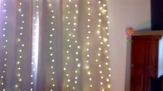 emma web  online show from 02/25/26, 04:40