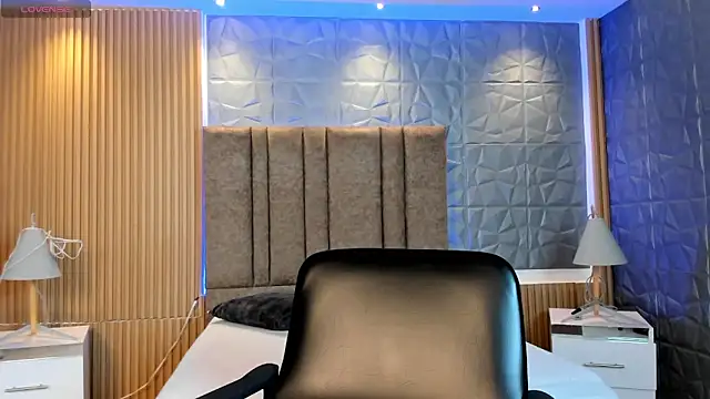 Snapshot of luciana_jones_ chatting on 10/06/25, 07:47 luciana jones online show from 10/06/25, 07:47