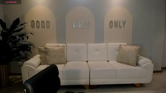 Snapshot of EmilyJohnsonX1 chatting on 11/11/25, 03:12 EmilyJohnsonX1 online show from 11/11/25, 03:12