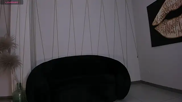 Snapshot of EmilyJohnsonX1 chatting on 11/19/25, 02:55 EmilyJohnsonX1 online show from 11/19/25, 02:55