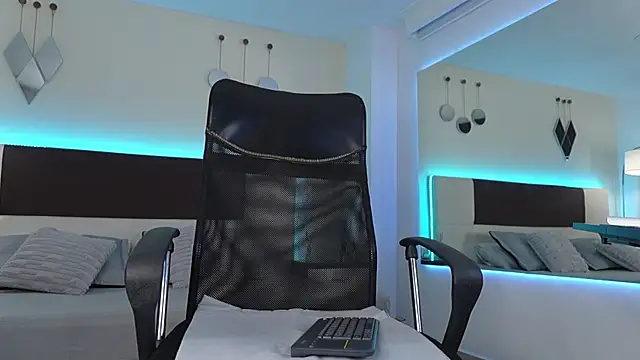 DanteeStone online show from 11/29/25, 04:18