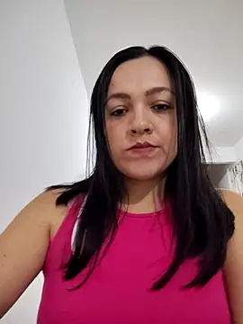 Snapshot of LindaSalo33 chatting on 10/19/25, 02:36 LindaSalo33 online show from 10/19/25, 02:36