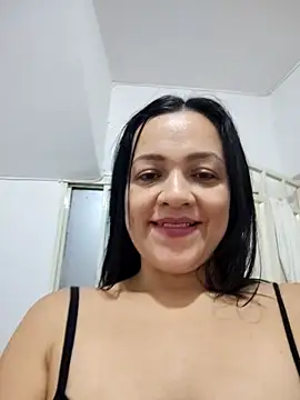 LindaSalo33 online show from 12/04/25, 08:13