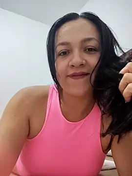 LindaSalo33 online show from 12/17/25, 05:12