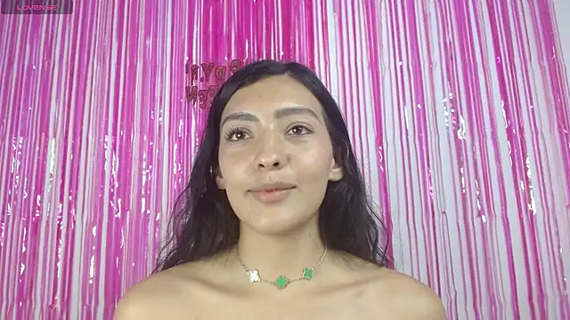 JuliethaFox online show from 10/15/25, 10:18