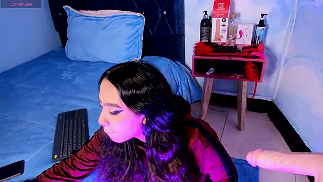 laylaa fox online show from 10/14/25, 06:52