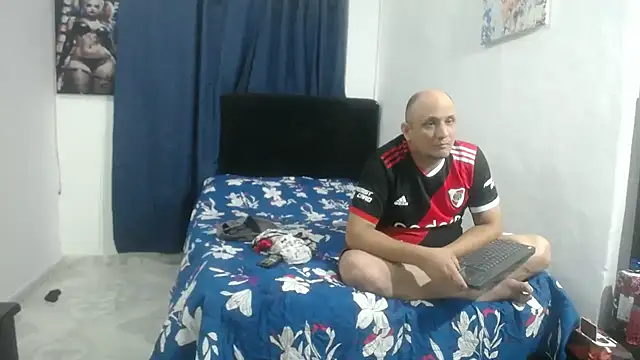 Snapshot of Meloncillo_and_Babyliss99 chatting on 05/06/26, 12:58 Meloncillo and Babyliss99 online show from 05/06/26, 12:58
