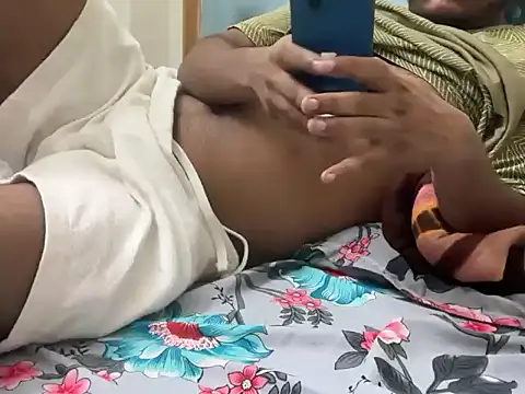 Snapshot of YourBlackBull chatting on 10/06/25, 08:42 YourBlackBull online show from 10/06/25, 08:42