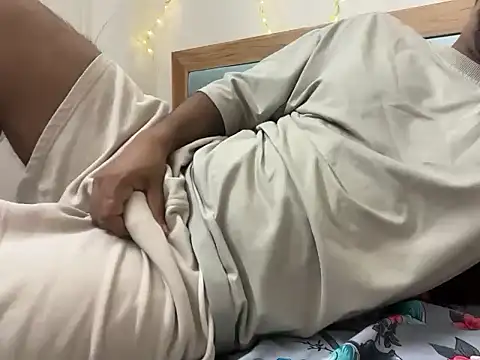 Snapshot of YourBlackBull chatting on 10/02/25, 08:23 YourBlackBull online show from 10/02/25, 08:23