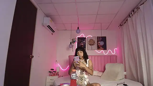 Sheyla vegas online show from 10/28/25, 03:40