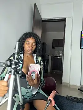 MerliaSsomer online show from 10/31/25, 01:41