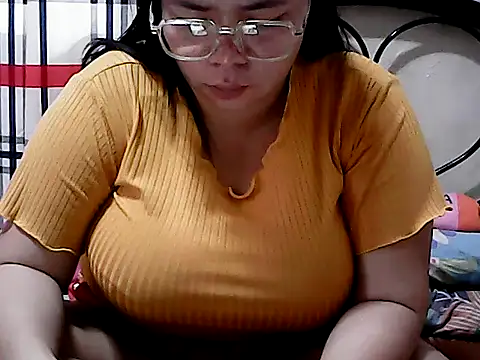 HornyPussie69 online show from 04/03/26, 12:06