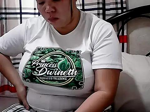 Snapshot of HornyPussie69 chatting on 04/19/26, 12:22 HornyPussie69 online show from 04/19/26, 12:22