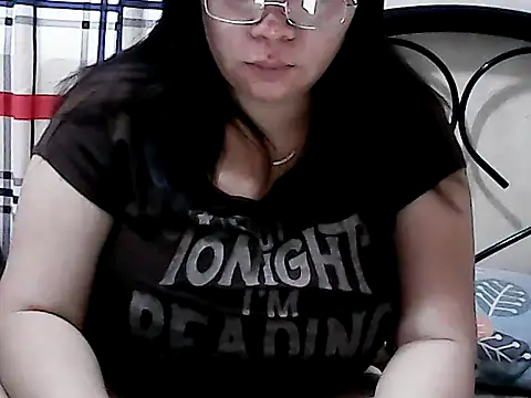 Snapshot of HornyPussie69 chatting on 04/17/26, 11:40 HornyPussie69 online show from 04/17/26, 11:40