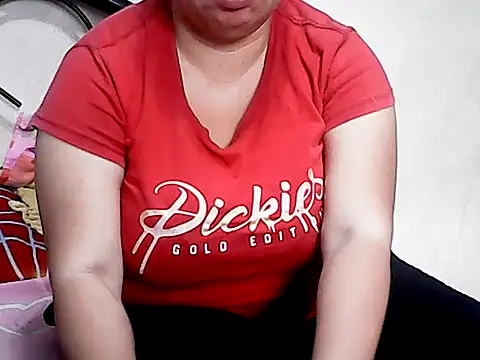Snapshot of HornyPussie69 chatting on 06/25/26, 12:19 HornyPussie69 online show from 06/25/26, 12:19