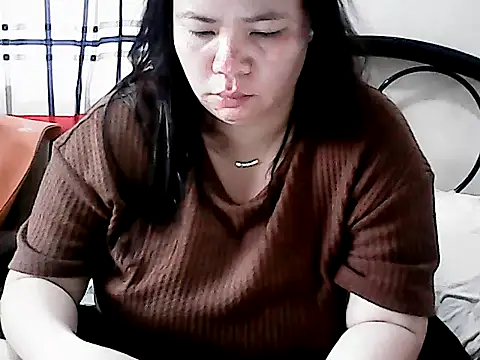Snapshot of HornyPussie69 chatting on 04/21/26, 01:18 HornyPussie69 online show from 04/21/26, 01:18