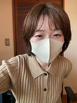Snapshot of momo_yuipu chatting on 10/08/25, 12:56 momo yuipu online show from 10/08/25, 12:56