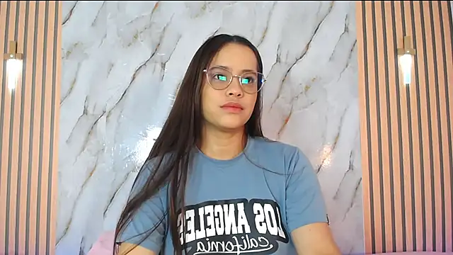 PiaGelvez online show from 11/26/25, 11:38