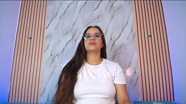 PiaGelvez online show from 01/13/26, 08:02