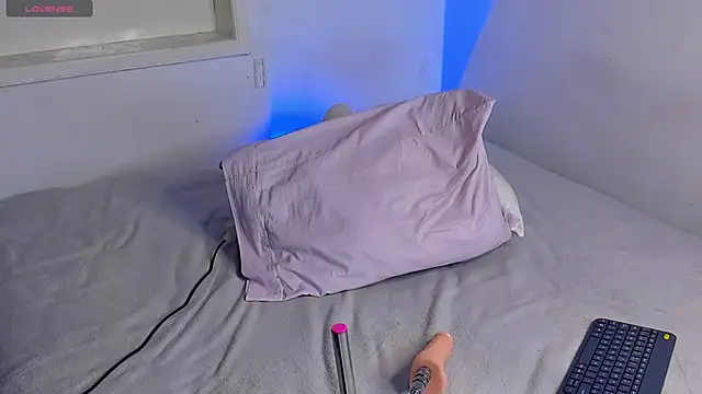 Alejarossi online show from 02/12/26, 04:07