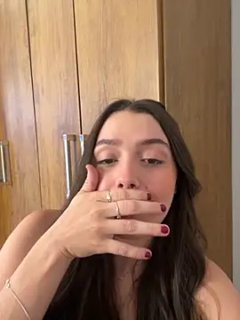 luiza barcelos online show from 10/02/25, 05:49