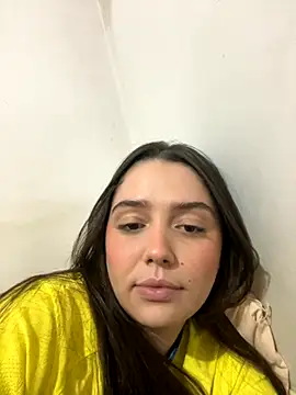 luiza barcelos online show from 10/15/25, 02:43