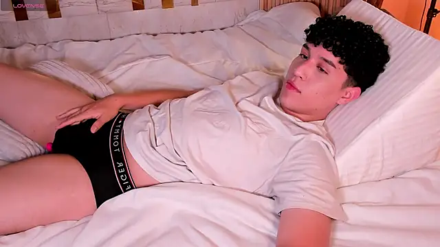 kai zareck online show from 11/08/25, 12:09