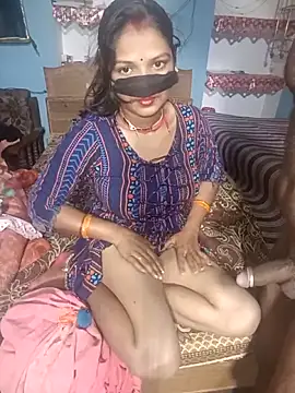 Snapshot of Neelam-baby1 chatting on 11/15/25, 07:07 Neelam-baby1 online show from 11/15/25, 07:07