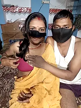 Snapshot of Neelam-baby1 chatting on 11/10/25, 04:45 Neelam-baby1 online show from 11/10/25, 04:45