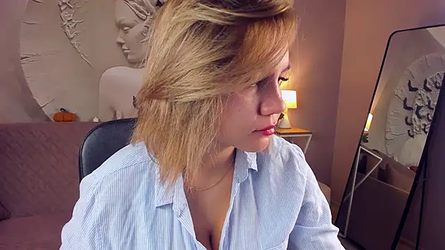 AriaEven online show from 10/23/25, 03:27