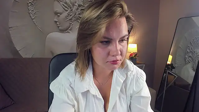 AriaEven online show from 10/10/25, 10:16