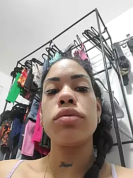 Snapshot of thaliacangri chatting on 11/14/25, 12:25 thaliacangri online show from 11/14/25, 12:25