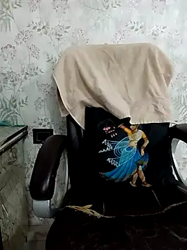 Kitty 18teen online show from 12/15/25, 03:40