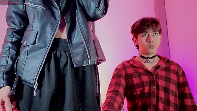 Snapshot of Darcy_and_Stolas chatting on 10/09/25, 02:56 Darcy and Stolas online show from 10/09/25, 02:56