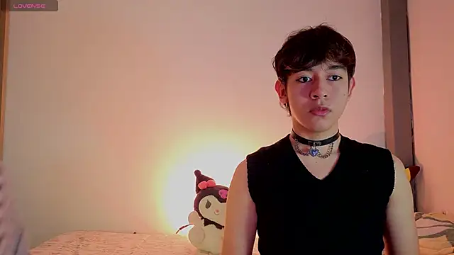 Snapshot of Darcy_and_Stolas chatting on 10/05/25, 03:08 Darcy and Stolas online show from 10/05/25, 03:08