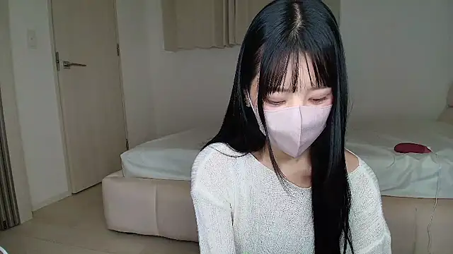 Snapshot of hana-08787- chatting on 10/10/25, 01:56 hana-08787- online show from 10/10/25, 01:56