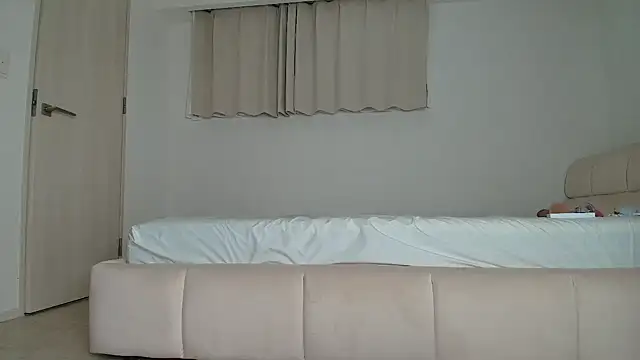Snapshot of hana-08787- chatting on 10/12/25, 01:23 hana-08787- online show from 10/12/25, 01:23