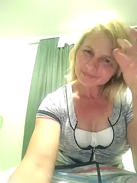 Snapshot of Masha412111 chatting on 07/07/26, 08:45 Masha412111 online show from 07/07/26, 08:45