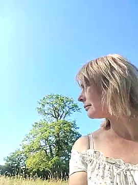 Snapshot of Masha412111 chatting on 06/25/26, 06:29 Masha412111 online show from 06/25/26, 06:29