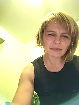 Snapshot of Masha412111 chatting on 10/05/25, 08:21 Masha412111 online show from 10/05/25, 08:21