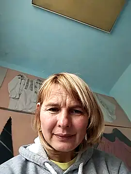 Snapshot of Masha412111 chatting on 10/09/25, 08:59 Masha412111 online show from 10/09/25, 08:59