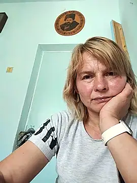 Snapshot of Masha412111 chatting on 06/11/26, 08:55 Masha412111 online show from 06/11/26, 08:55