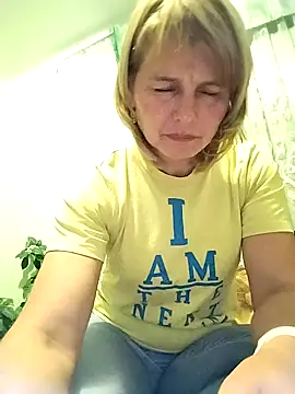 Snapshot of Masha412111 chatting on 10/08/25, 08:53 Masha412111 online show from 10/08/25, 08:53
