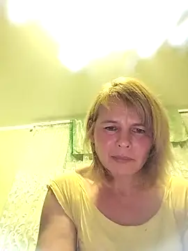 Snapshot of Masha412111 chatting on 10/13/25, 08:54 Masha412111 online show from 10/13/25, 08:54
