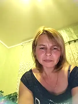 Snapshot of Masha412111 chatting on 10/15/25, 07:44 Masha412111 online show from 10/15/25, 07:44