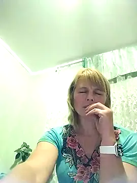 Snapshot of Masha412111 chatting on 10/06/25, 08:42 Masha412111 online show from 10/06/25, 08:42