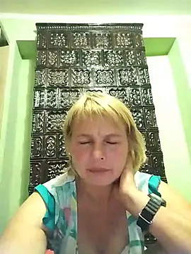 Snapshot of Masha412111 chatting on 07/19/26, 09:33 Masha412111 online show from 07/19/26, 09:33