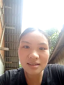 Snapshot of Hin_xx chatting on 10/15/25, 02:54 Hin xx online show from 10/15/25, 02:54